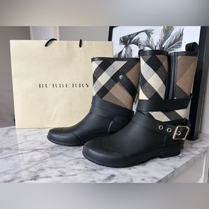 Burberry Holloway Buckle Canvas Rain/Snow Boots EUR 35 US 5